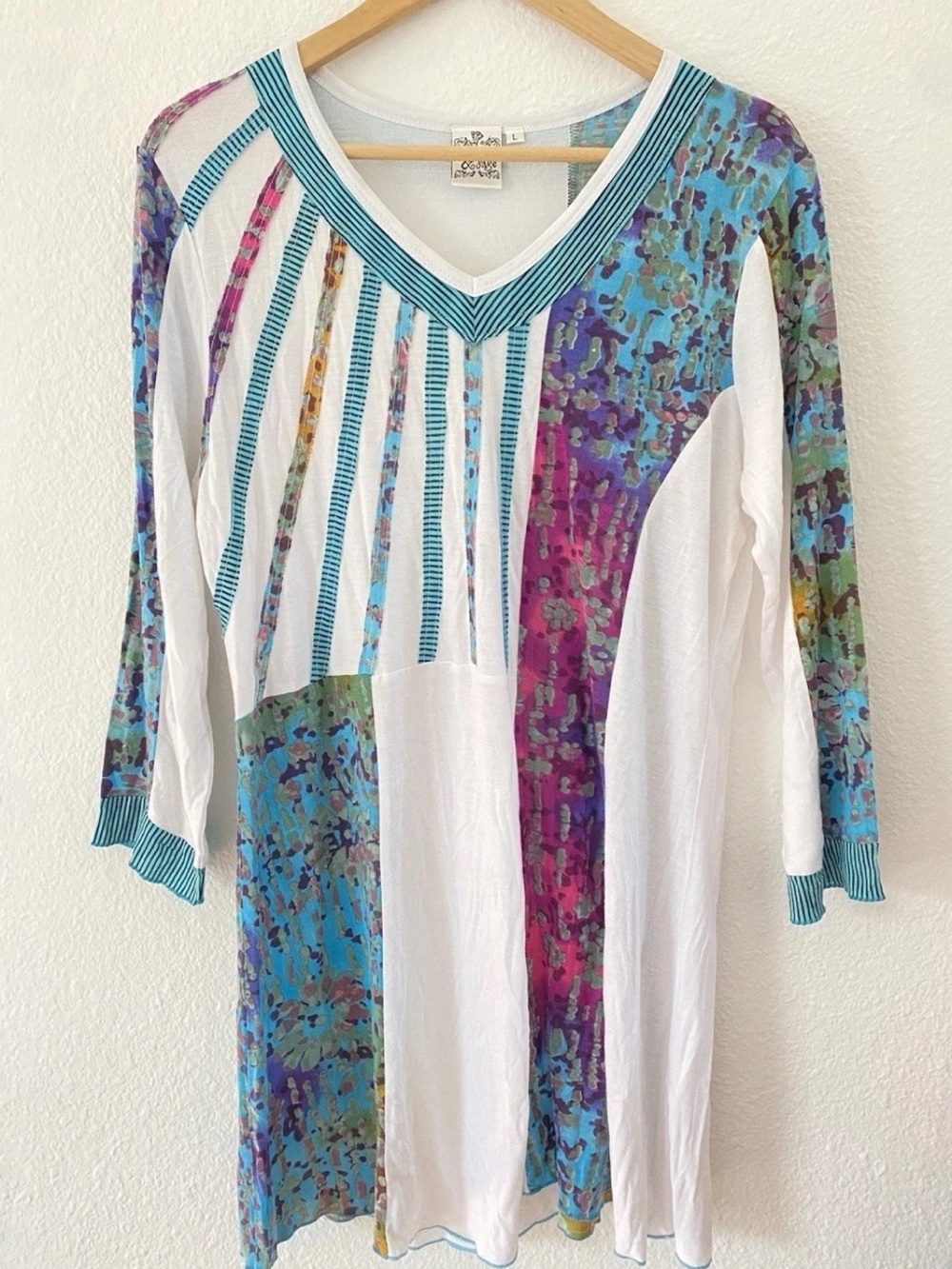 Parsley & Sage Art to Wear White Tunic with Teal, Purple, & Blue Boho Artsy, L